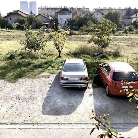 Slatka Sobica Za Dvoje Sa Upotrebom Zajednicke Kuhinje I Kupaonice 萨格勒布 外观 照片
