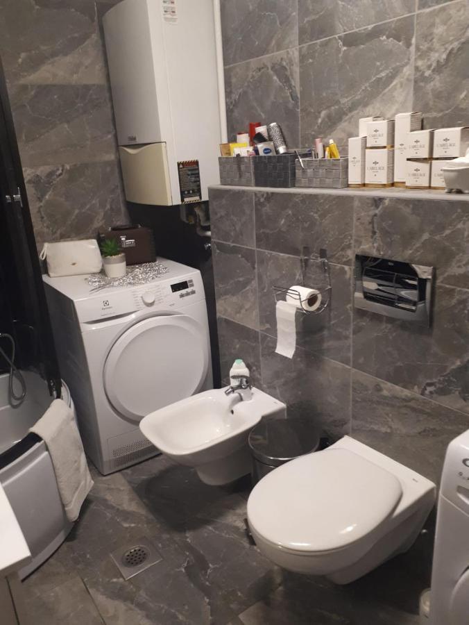 Slatka Sobica Za Dvoje Sa Upotrebom Zajednicke Kuhinje I Kupaonice 萨格勒布 外观 照片