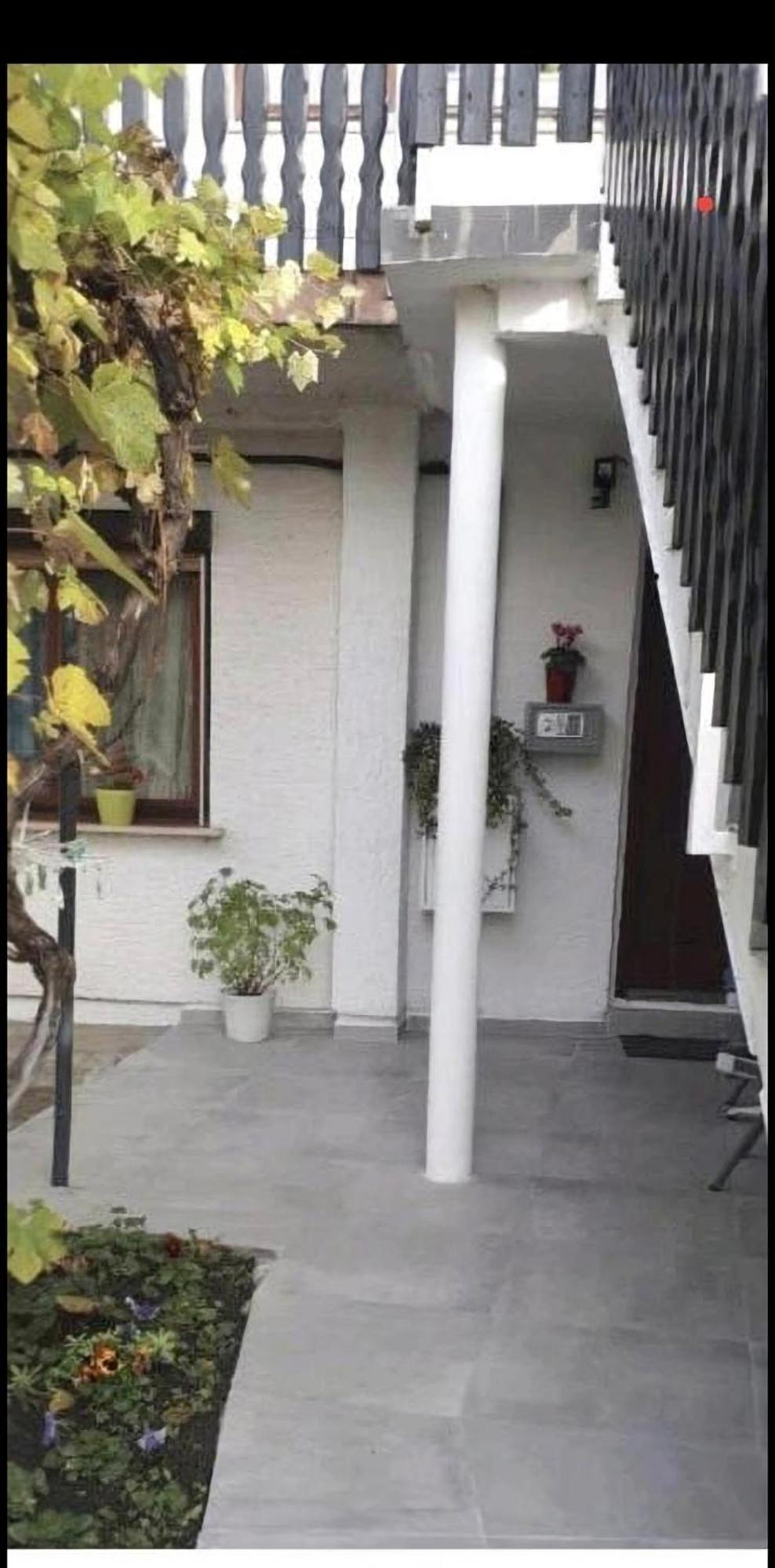 Slatka Sobica Za Dvoje Sa Upotrebom Zajednicke Kuhinje I Kupaonice 萨格勒布 外观 照片